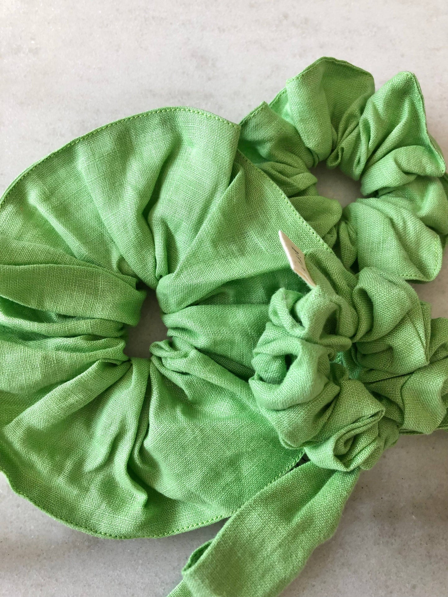 Linen Scrunchies | Apple green