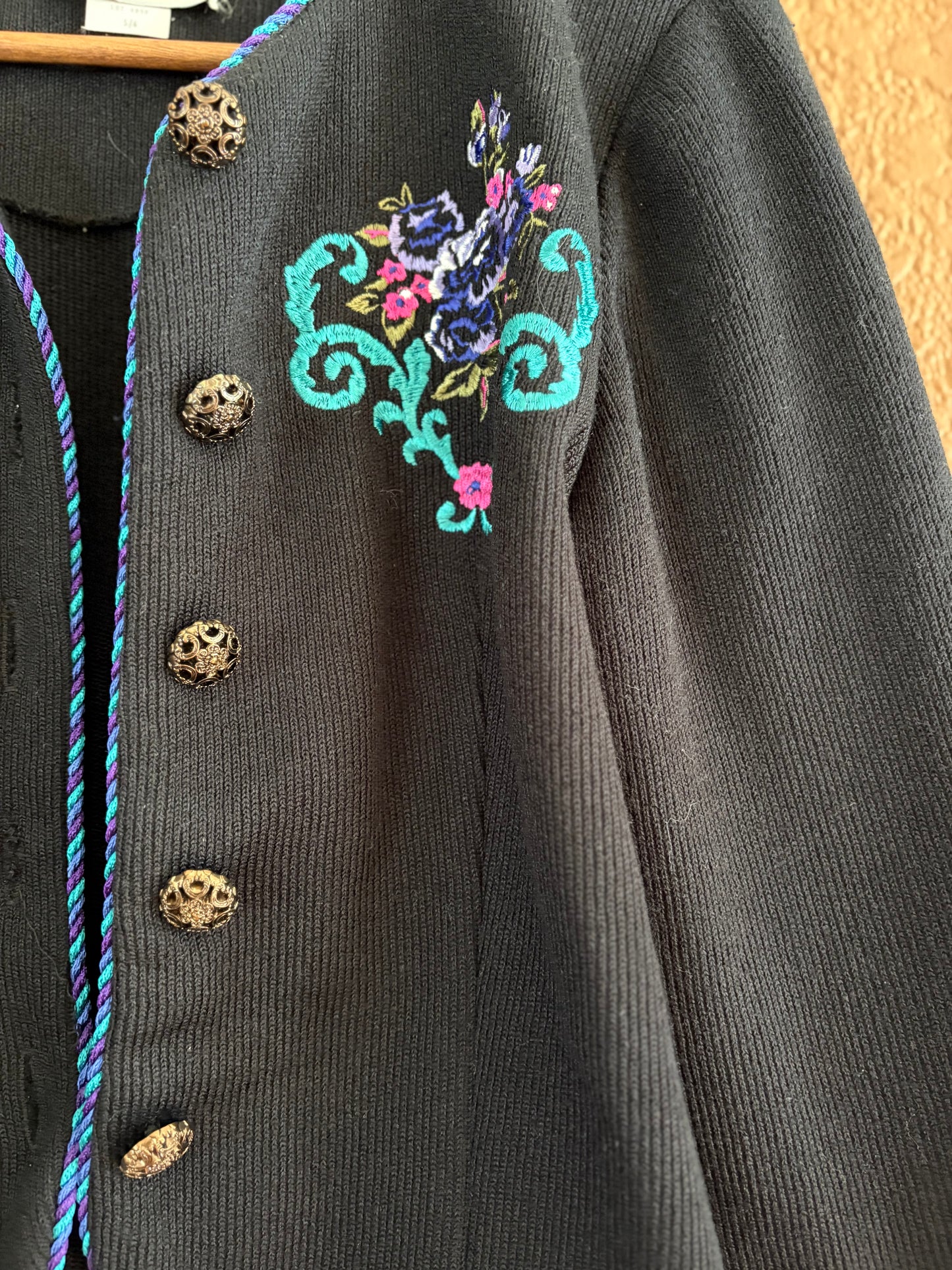 Vintage |  Knit Embroidered Button Up