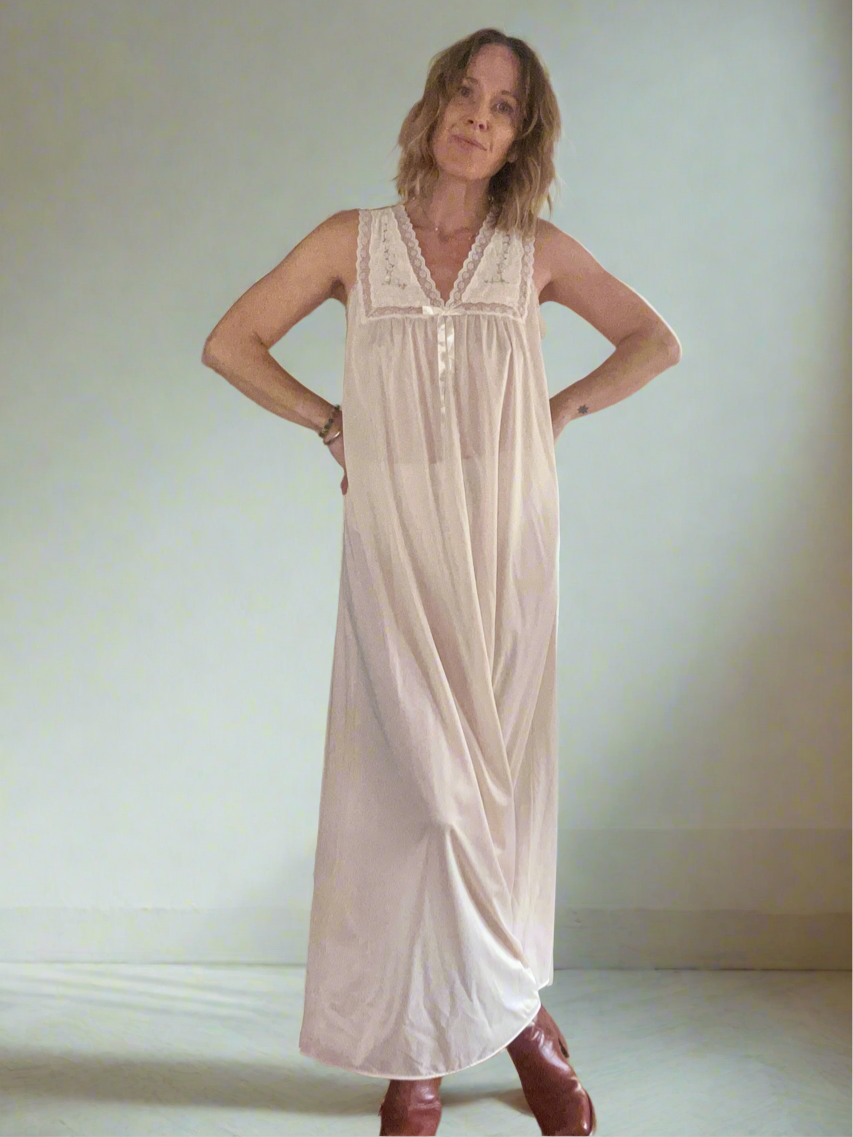 Vintage | Embroidered Nightgown