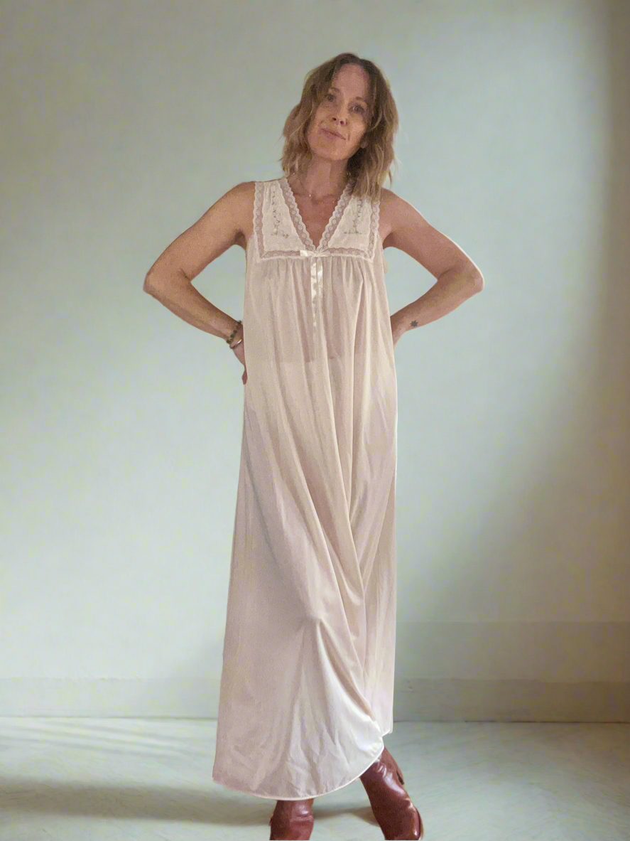 Vintage | Embroidered Nightgown