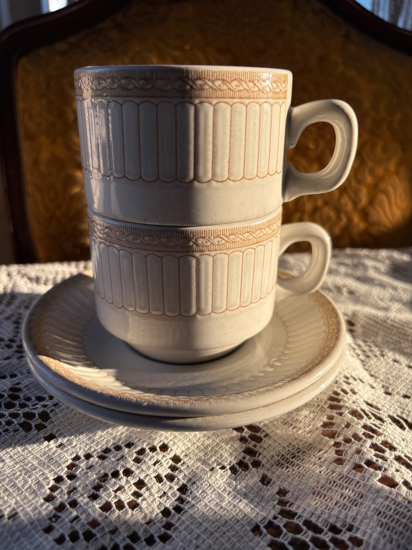 Vintage | Cups & Saucers