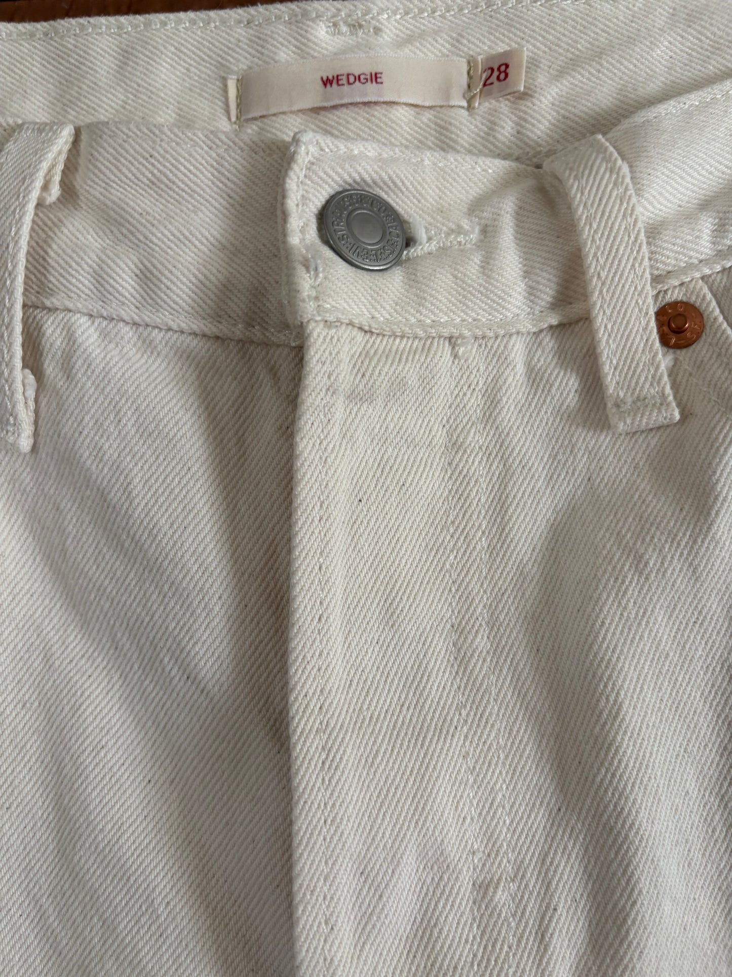 Preloved | Levis Cream 28