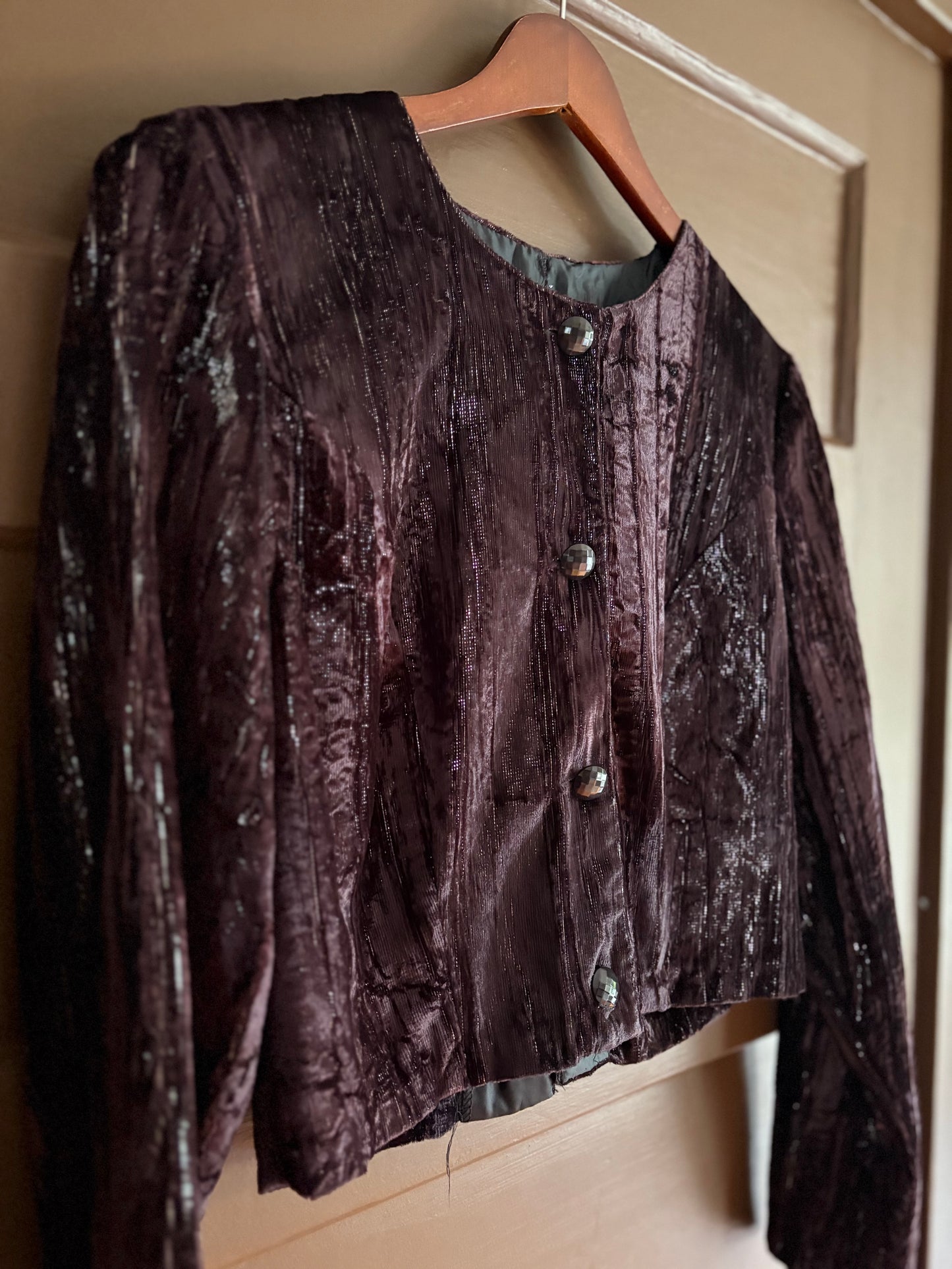 Vintage |  Velvet Crop