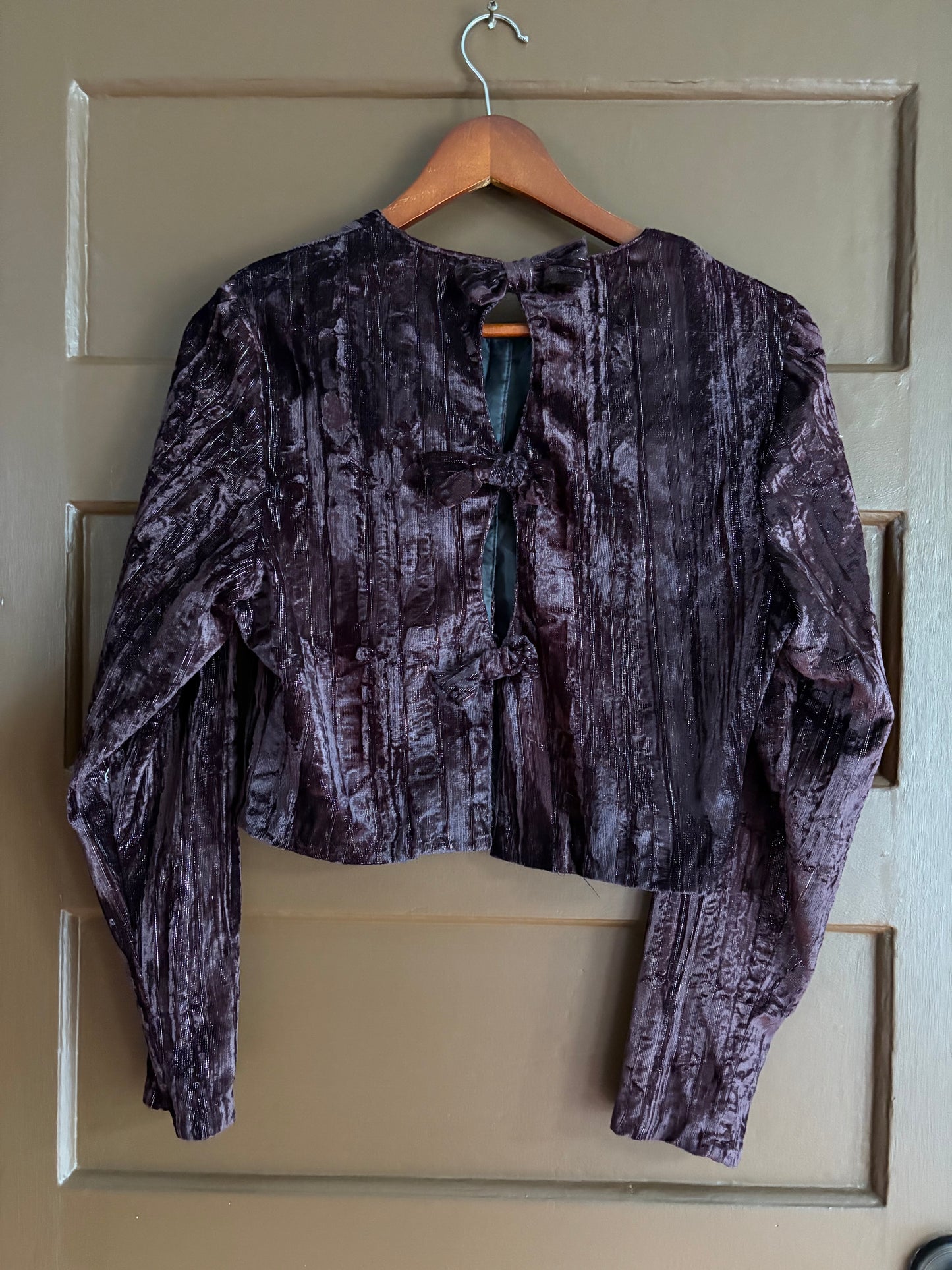 Vintage |  Velvet Crop