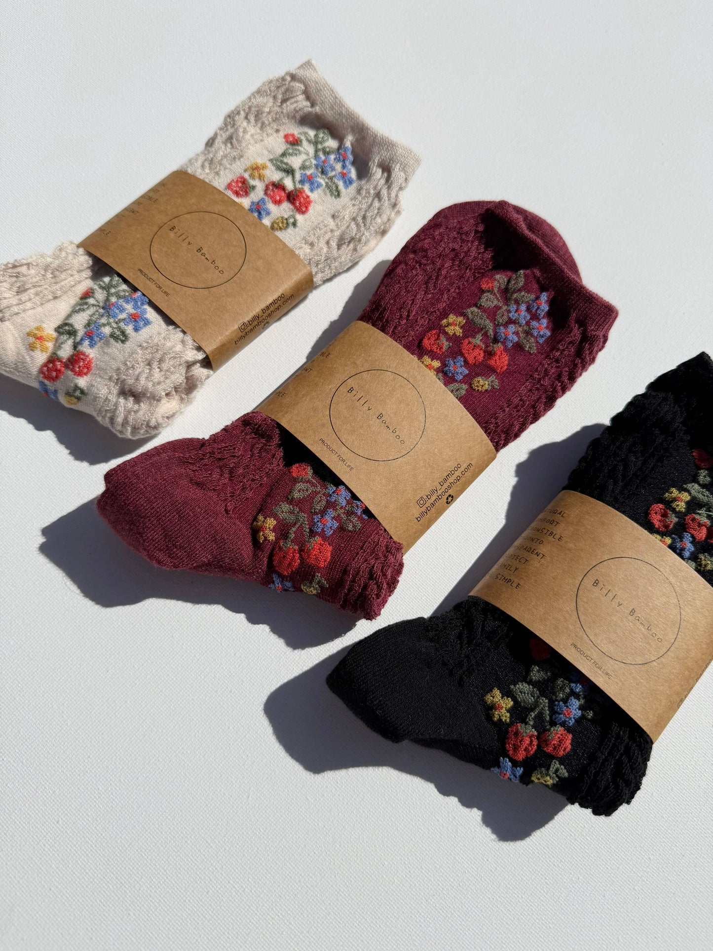 WILD STRAWBERRY SOCKS: Cream