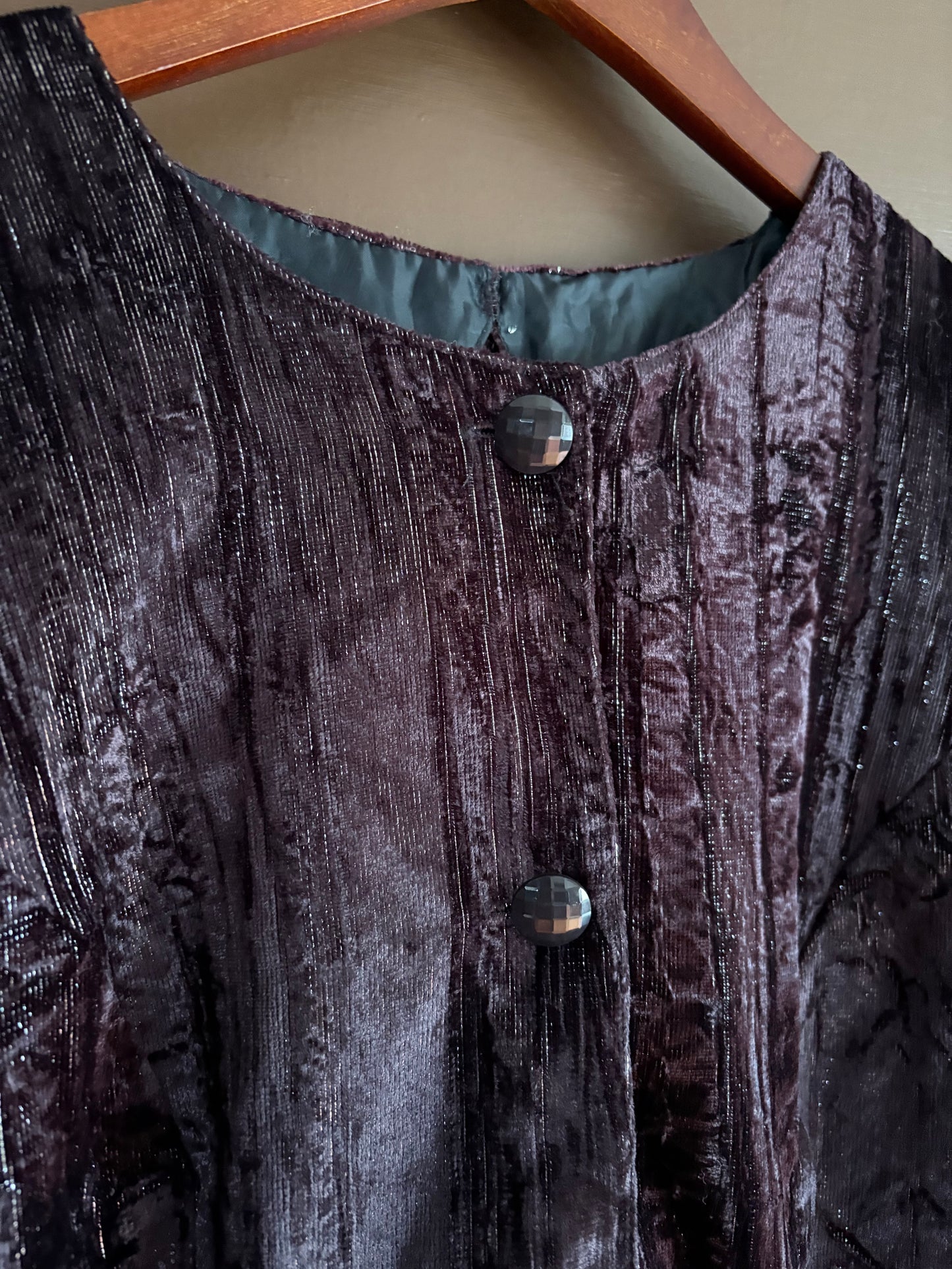 Vintage |  Velvet Crop