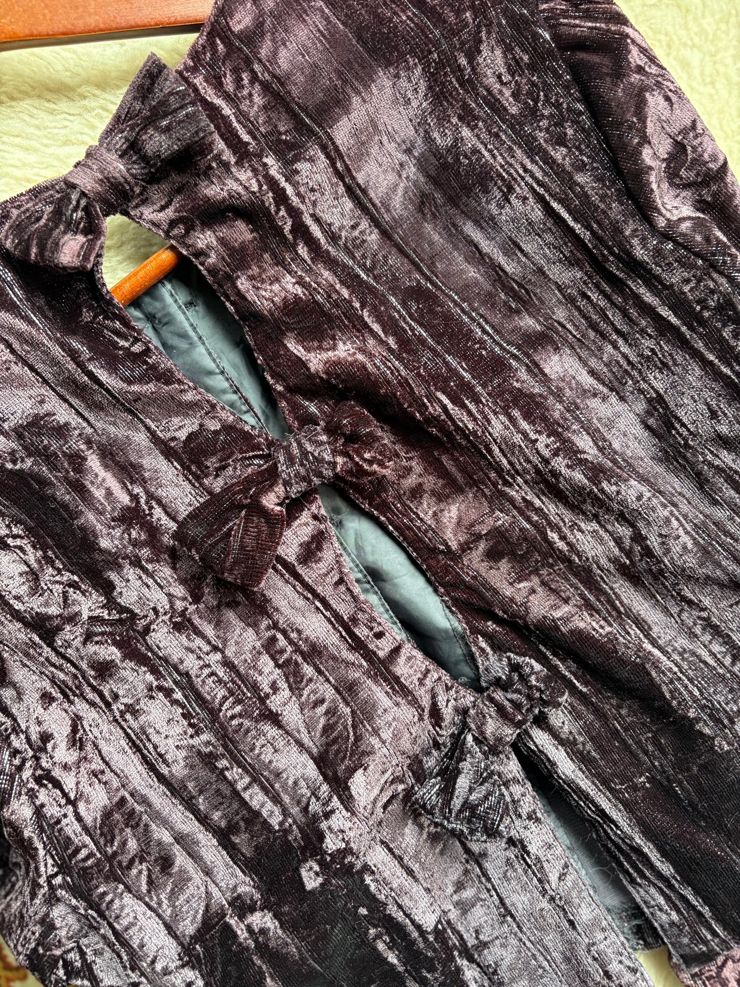 Vintage |  Velvet Crop