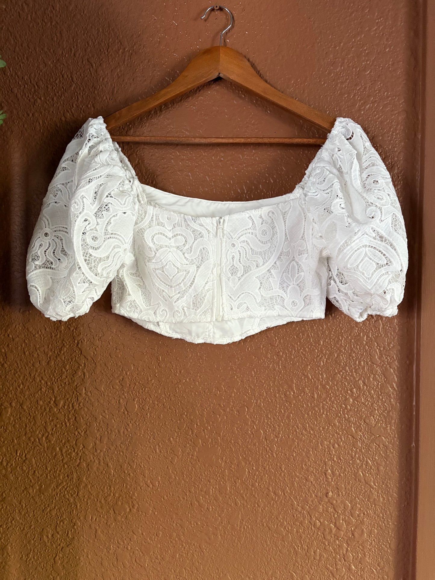 Preloved | White Puff Sleeve