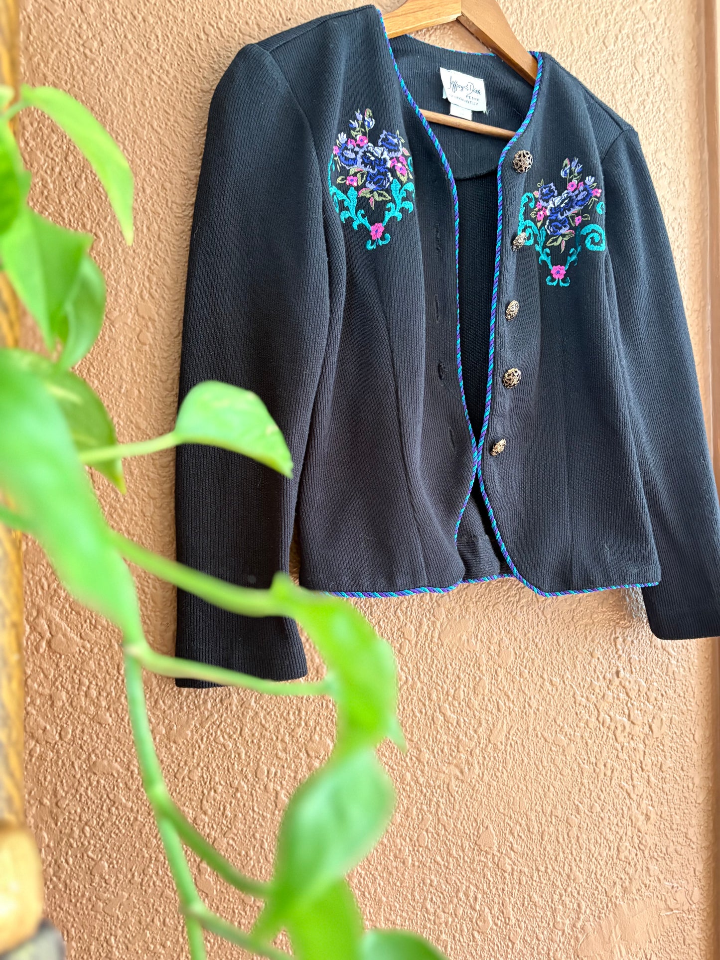 Vintage |  Knit Embroidered Button Up