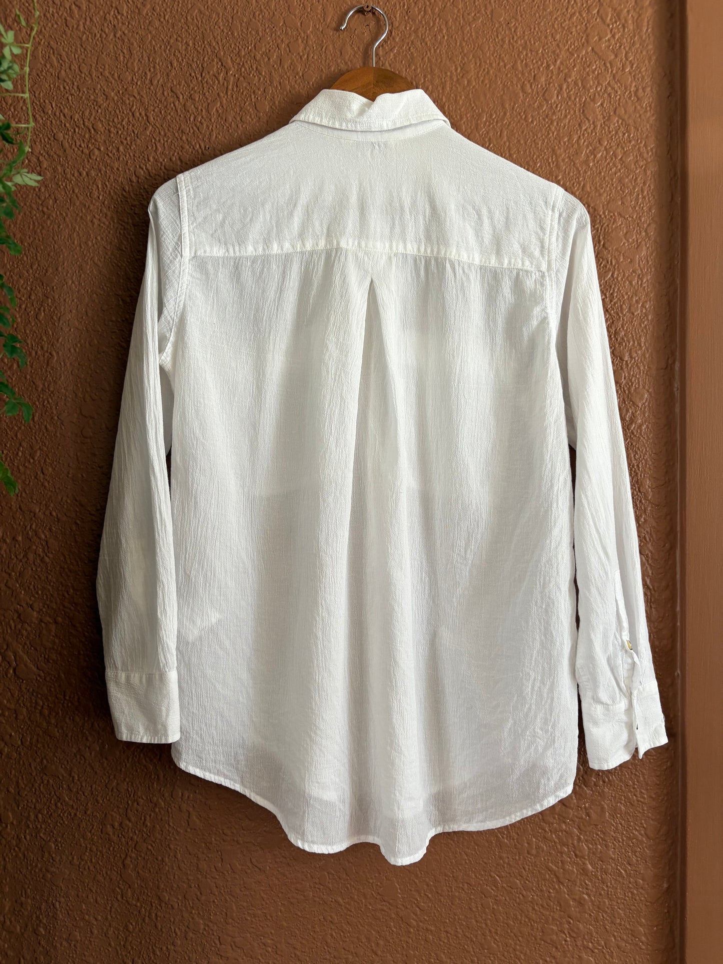 Preloved | White Button UP